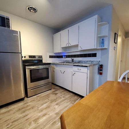 Modern Private 1Br Apt. W/Free Prkg + Fast Wi-Fi Apartment Sault Ste. Marie Exterior photo